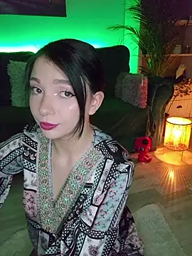 Snapshot of AveryWillow chatting on 09-28-25, 03:56 AveryWillow online show from 09-28-25, 03:56