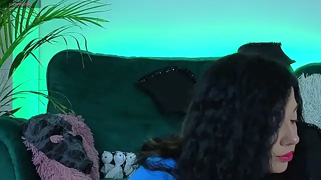 Snapshot of AveryWillow chatting on 10-25-25, 03:14 AveryWillow online show from 10-25-25, 03:14