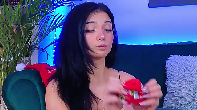 Snapshot of AveryWillow chatting on 12-01-25, 08:25 AveryWillow online show from 12-01-25, 08:25