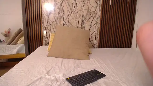 MartinaGuzmann online show from 03-09-25, 07:56