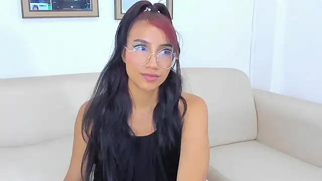 naomiii   online show from 01-28-25, 01:08