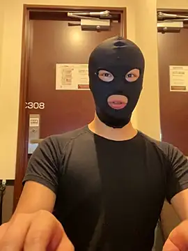 Snapshot of Ash_zzz chatting on 03-18-25, 11:08 Ash zzz online show from 03-18-25, 11:08