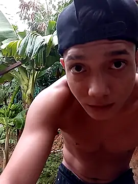 Snapshot of tayson_ chatting on 03-18-25, 11:52 tayson online show from 03-18-25, 11:52