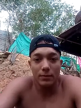 Snapshot of tayson_ chatting on 10-09-25, 10:46 tayson online show from 10-09-25, 10:46