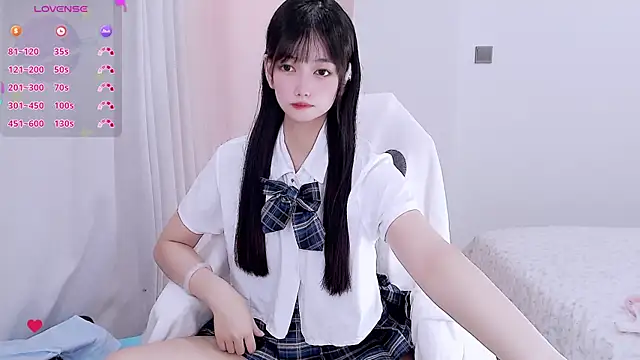 Snapshot of Xiaomi-Angela chatting on 06-16-26, 04:31 Xiaomi-Angela online show from 06-16-26, 04:31