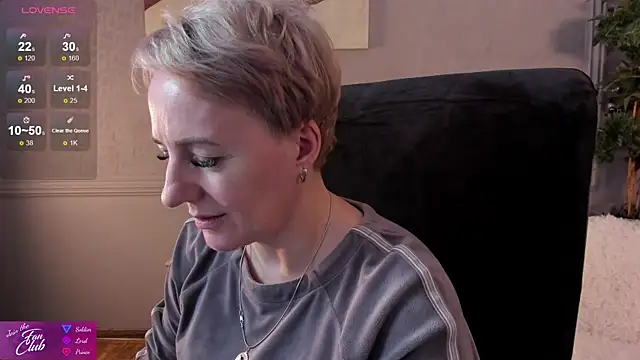 Nika Smit online show from 12-14-24, 11:39