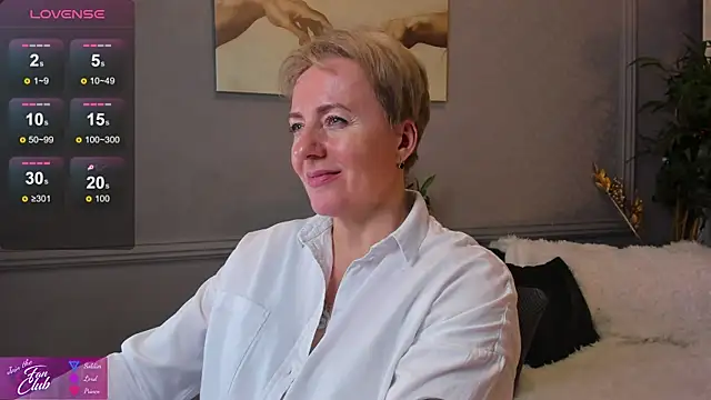 Nika Smit online show from 01-10-25, 01:09