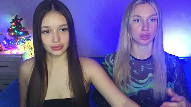 Snapshot of Megan_Kira chatting on 12-13-24, 01:12 Megan Kira online show from 12-13-24, 01:12