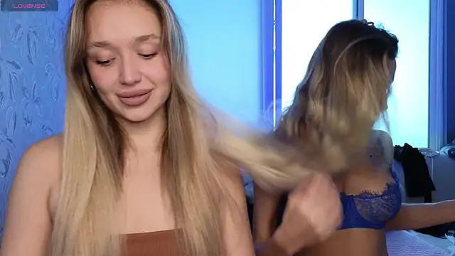 Snapshot of Megan_Kira chatting on 11-07-25, 07:30 Megan Kira online show from 11-07-25, 07:30