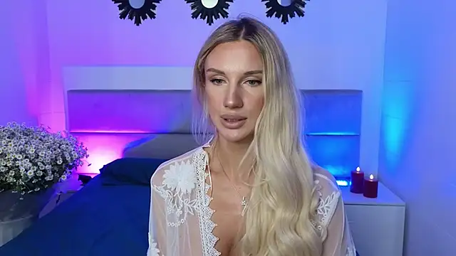Snapshot of Megan_Kira chatting on 05-21-26, 05:47 Megan Kira online show from 05-21-26, 05:47