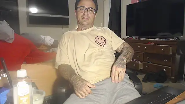 Snapshot of dadbod1178 chatting on 01-20-25, 03:26 dadbod1178 online show from 01-20-25, 03:26