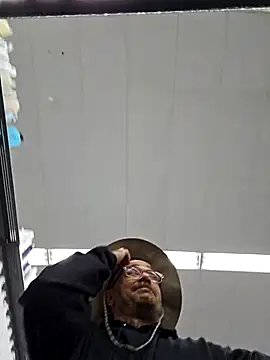 Snapshot of dadbod1178 chatting on 09-20-25, 04:19 dadbod1178 online show from 09-20-25, 04:19