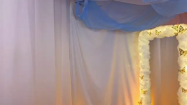 AlisiaSpinnet  online show from 01-20-25, 07:15