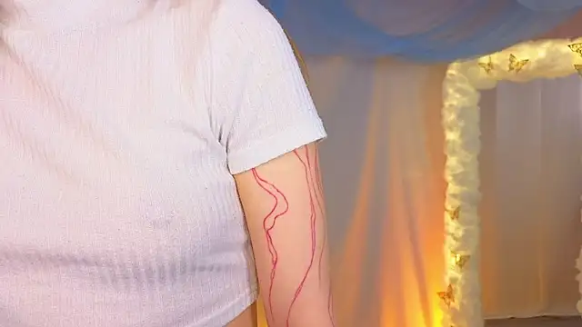 AlisiaSpinnet  online show from 01-20-25, 01:21