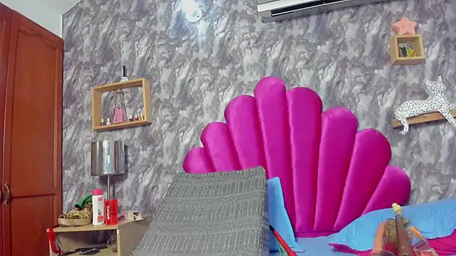 EMMAPARISS online show from 03-17-25, 09:45