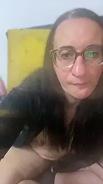 Snapshot of gloria7v05 chatting on 07-11-26, 01:52 gloria7v05 online show from 07-11-26, 01:52