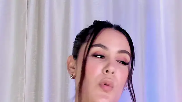 Snapshot of LexyRobert chatting on 01-26-25, 08:34 LexyRobert online show from 01-26-25, 08:34