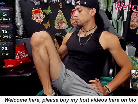 Snapshot of MikeRose94 chatting on 01-12-26, 06:57 MikeRose94 online show from 01-12-26, 06:57