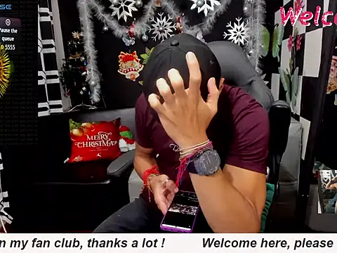 Snapshot of MikeRose94 chatting on 01-15-26, 04:11 MikeRose94 online show from 01-15-26, 04:11