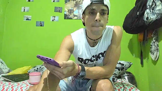 Snapshot of MikeRose94 chatting on 06-06-26, 06:45 MikeRose94 online show from 06-06-26, 06:45