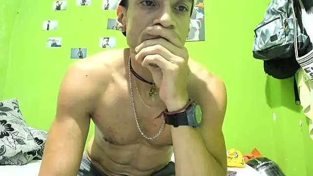 Snapshot of MikeRose94 chatting on 06-16-26, 01:41 MikeRose94 online show from 06-16-26, 01:41