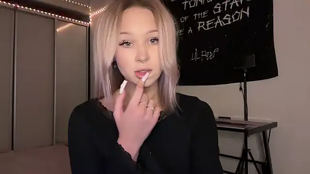 ur molly online show from 03-18-25, 05:10