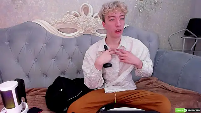 TrevorBenson online show from 12-03-25, 03:47