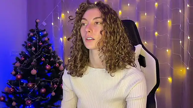 Snapshot of lady_curls chatting on 12-08-24, 11:40 lady curls online show from 12-08-24, 11:40