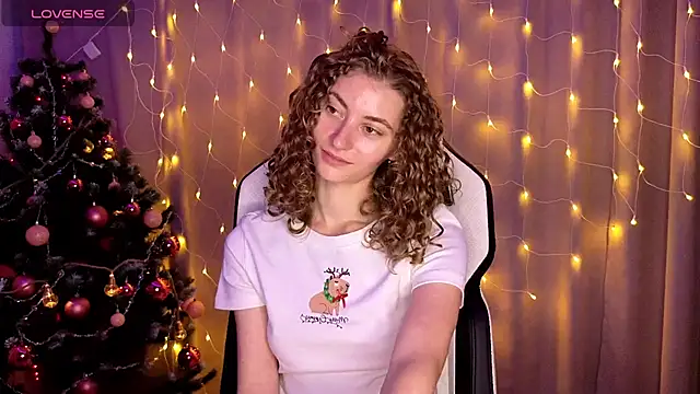 Snapshot of lady_curls chatting on 12-13-24, 01:48 lady curls online show from 12-13-24, 01:48