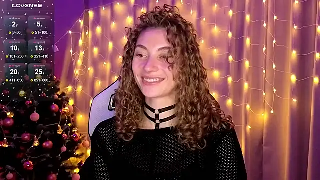 Snapshot of lady_curls chatting on 12-20-24, 11:37 lady curls online show from 12-20-24, 11:37