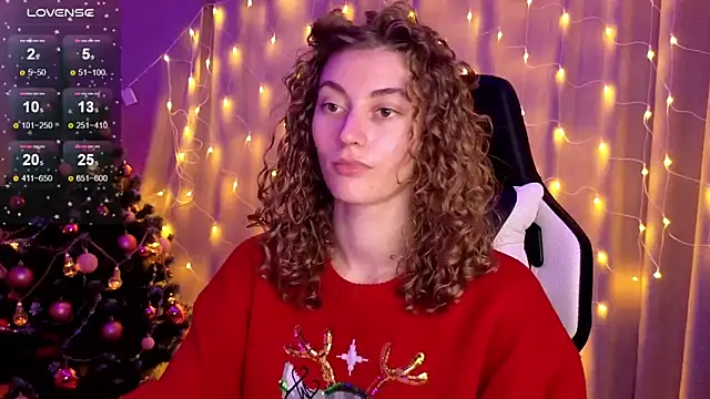 Snapshot of lady_curls chatting on 12-24-24, 03:16 lady curls online show from 12-24-24, 03:16
