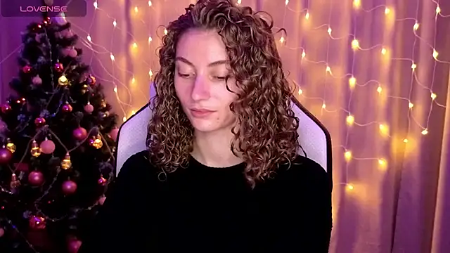 Snapshot of lady_curls chatting on 12-30-24, 10:45 lady curls online show from 12-30-24, 10:45