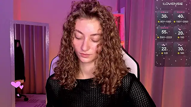 Snapshot of lady_curls chatting on 01-19-25, 11:10 lady curls online show from 01-19-25, 11:10