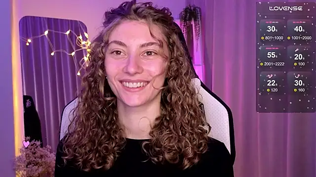 Snapshot of lady_curls chatting on 03-09-25, 03:01 lady curls online show from 03-09-25, 03:01