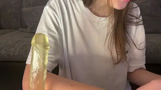 EmilyWi  online show from 12-12-24, 01:43