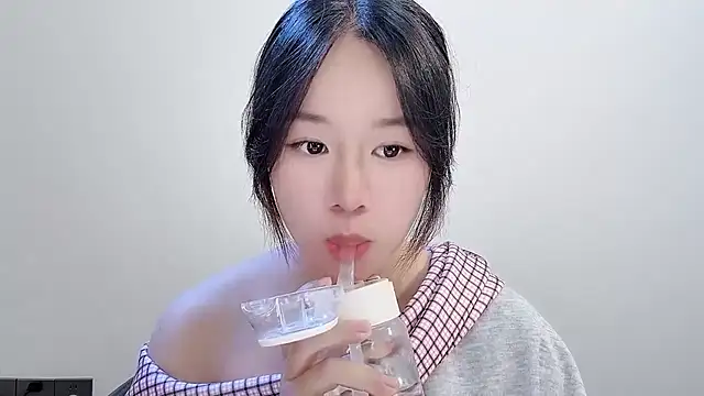 Snapshot of chloe-01 chatting on 11-16-25, 03:01 chloe-01 online show from 11-16-25, 03:01