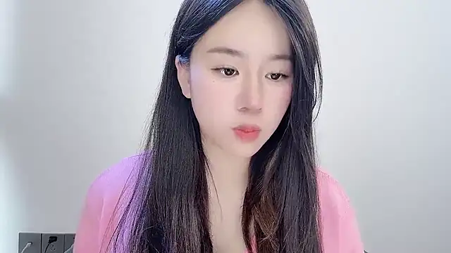 Snapshot of chloe-01 chatting on 11-25-25, 03:28 chloe-01 online show from 11-25-25, 03:28