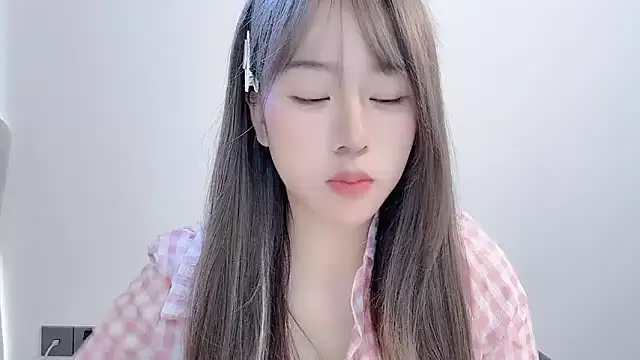 Snapshot of chloe-01 chatting on 11-29-25, 03:42 chloe-01 online show from 11-29-25, 03:42