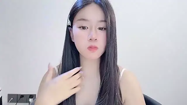 Snapshot of chloe-01 chatting on 12-04-25, 03:38 chloe-01 online show from 12-04-25, 03:38