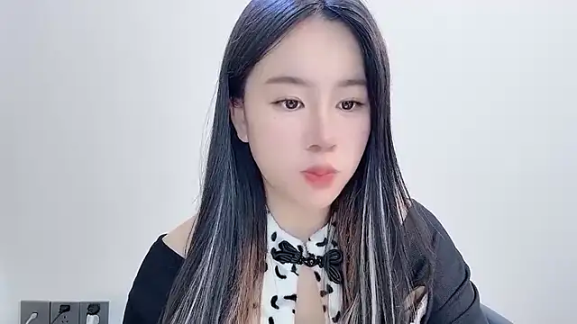 Snapshot of chloe-01 chatting on 12-16-25, 04:28 chloe-01 online show from 12-16-25, 04:28