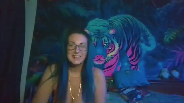 Snapshot of tattoomilf86 chatting on 01-17-26, 10:35 tattoomilf86 online show from 01-17-26, 10:35