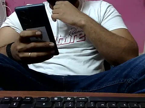 Snapshot of HotKhushi13 chatting on 11-25-25, 07:47 HotKhushi13 online show from 11-25-25, 07:47