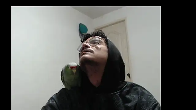 Snapshot of creamyadvisor01 chatting on 03-06-25, 12:52 creamyadvisor01 online show from 03-06-25, 12:52