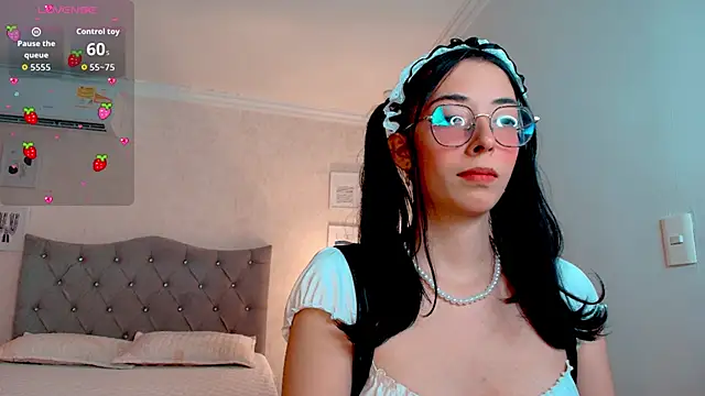 Snapshot of brooklove_doll chatting on 09-16-25, 04:24 brooklove doll online show from 09-16-25, 04:24
