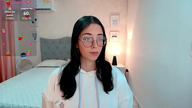 Snapshot of brooklove_doll chatting on 09-23-25, 01:52 brooklove doll online show from 09-23-25, 01:52