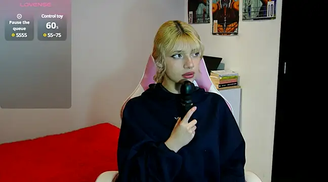 Snapshot of HiScarlett chatting on 03-05-25, 01:50 HiScarlett online show from 03-05-25, 01:50