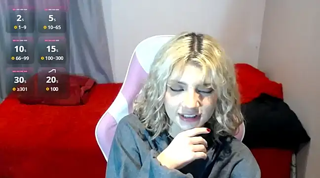 Snapshot of HiScarlett chatting on 03-23-25, 02:37 HiScarlett online show from 03-23-25, 02:37