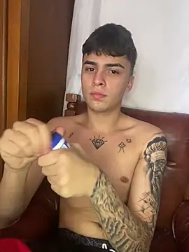 Snapshot of corey_tylerr chatting on 02-06-25, 03:31 corey tylerr online show from 02-06-25, 03:31