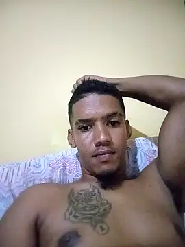 Snapshot of lionheart05 chatting on 02-19-26, 05:20 lionheart05 online show from 02-19-26, 05:20