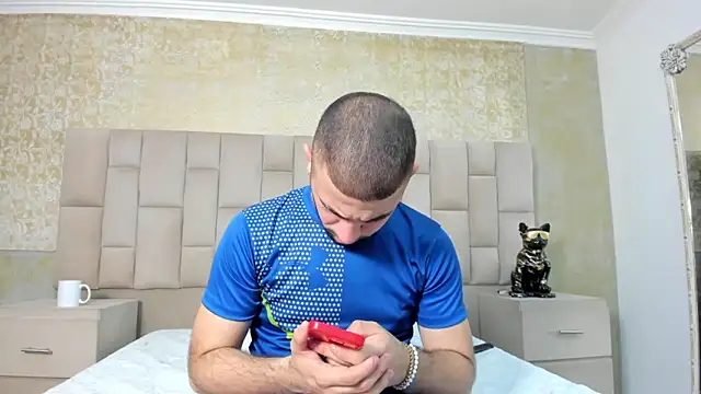 MaximusDick1  online show from 10-27-25, 04:05